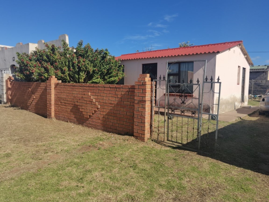 2 Bedroom Property for Sale in Zwide Eastern Cape